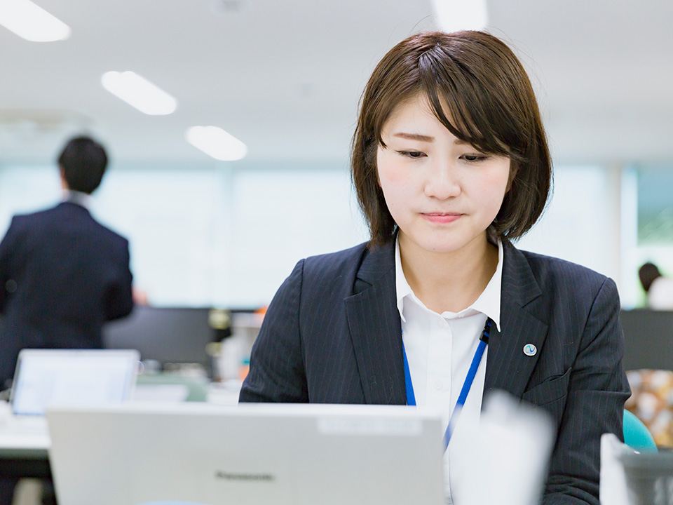 先輩社員の声